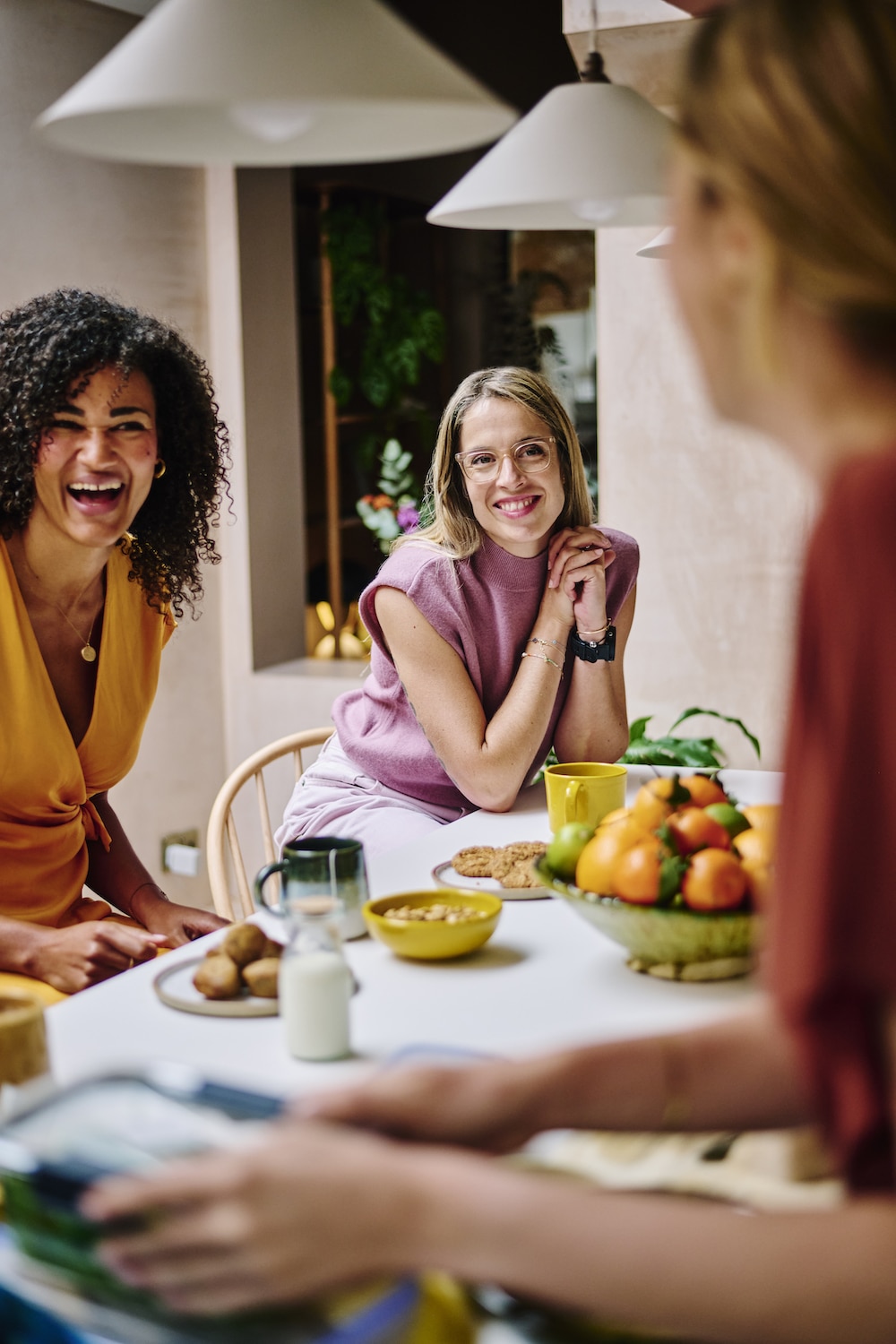 Clients of Third Sister in discussion with Clementine Vaughan, founder and registered dietitian